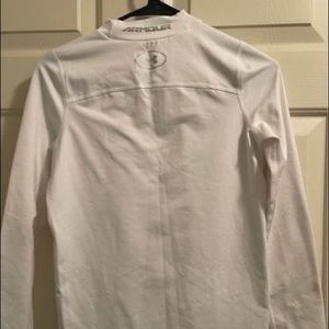 Under Armour Youth Large long sleeve shirt